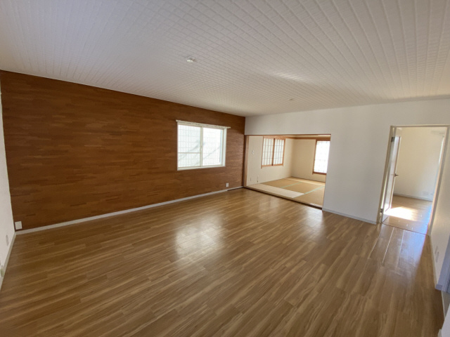 本山中町3丁目戸建の居間・リビング