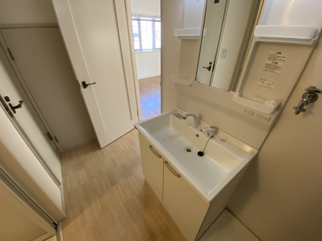 本山中町3丁目戸建の洗面所