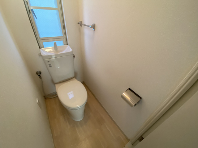 本山中町3丁目戸建のトイレ