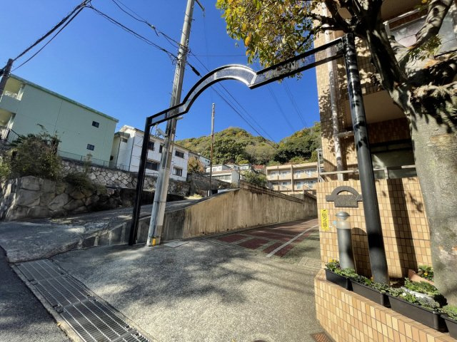 グランドメゾン六甲箕岡のエントランス