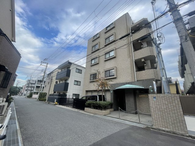 アヴァンセ岡本の外観