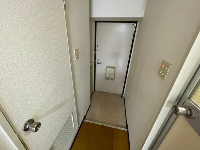 ドウェル本山の玄関