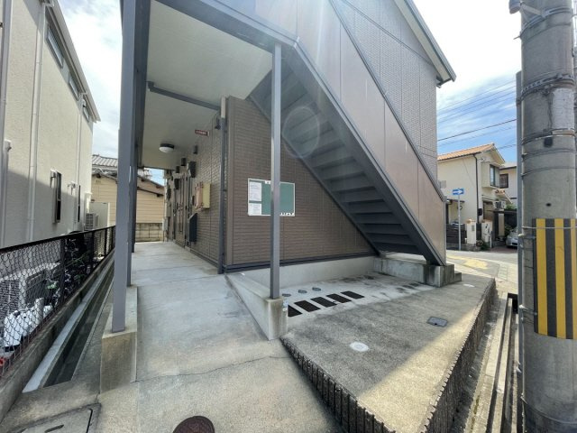 ロイヤルコートⅡのエントランス