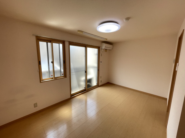 ロイヤルコートⅡの居間・リビング