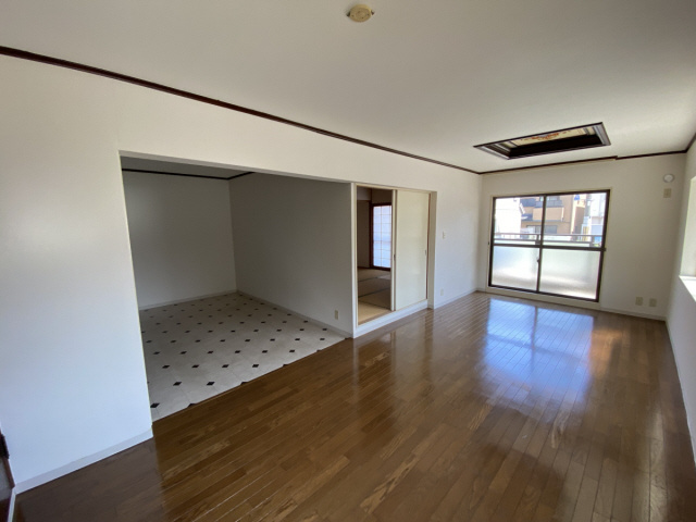 ハイツ仏天垣の居間・リビング