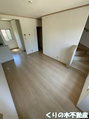 【居間・リビング】 | カナディアンコーポIMON | こちらのリビングで趣味の時間をお楽しみください