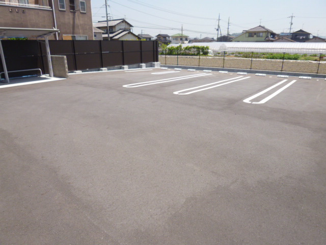 スペランツァⅡの駐車場