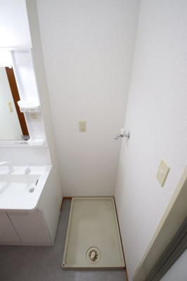 【設備】 | グレース岸田 | 室内洗濯機置場