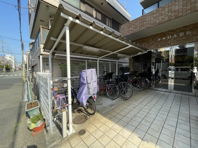 キャロル御影の内装