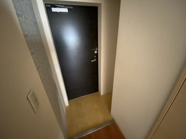 アークタマタニの玄関