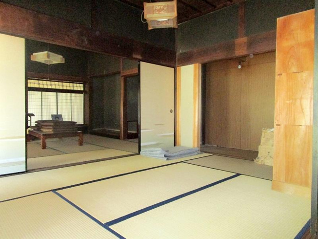 【内装】 | 掘炬燵、薪ストーブあり。津山市加茂町　清流そばの平屋 | 詳細はお問い合わせください♪