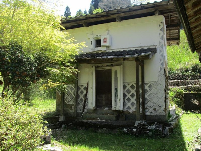 【庭】 | 掘炬燵、薪ストーブあり。津山市加茂町　清流そばの平屋 | 詳細はお問い合わせください♪