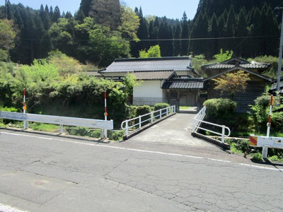 【周辺】 | 掘炬燵、薪ストーブあり。津山市加茂町　清流そばの平屋 | 詳細はお問い合わせください♪