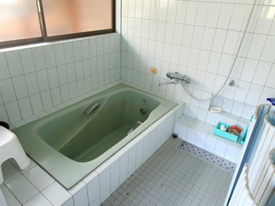 【浴室】 | 掘炬燵、薪ストーブあり。津山市加茂町　清流そばの平屋 | 詳細はお問い合わせください♪