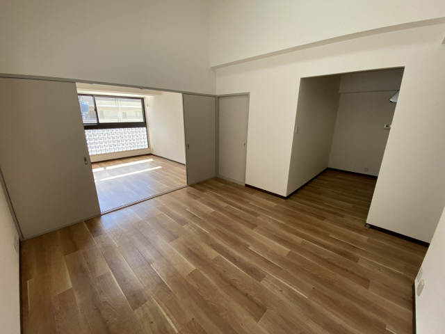 吉光アドニス芦屋の居間・リビング