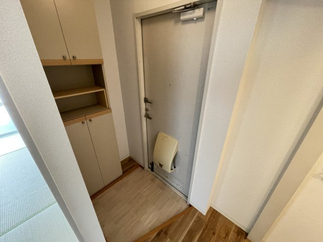 リビング六甲ウエストAの玄関