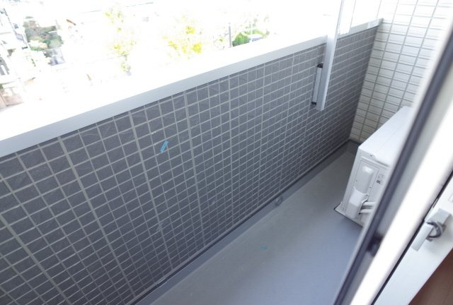 ディアコート住吉本町のバルコニー