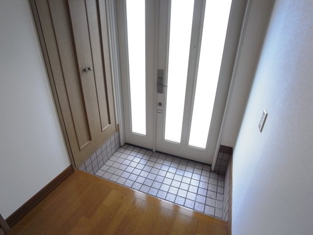 清水町戸建ての玄関