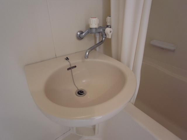 アージュ・リベルテ本山の洗面所