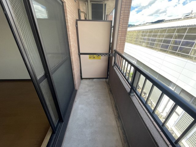 西灘駅前ハイツのバルコニー