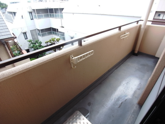 マンション逸のバルコニー