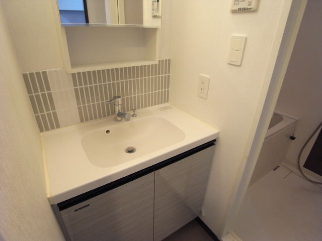 Fiel神戸本山の洗面所