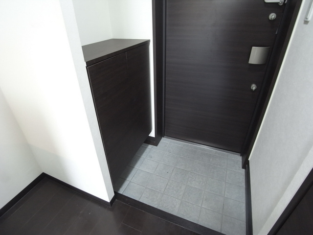 Fiel神戸本山の玄関