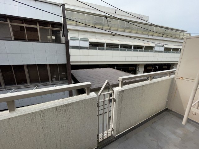 サンコート住吉駅前のバルコニー