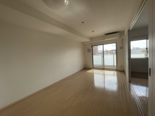 サニープレイス西芦屋２号館の居間・リビング