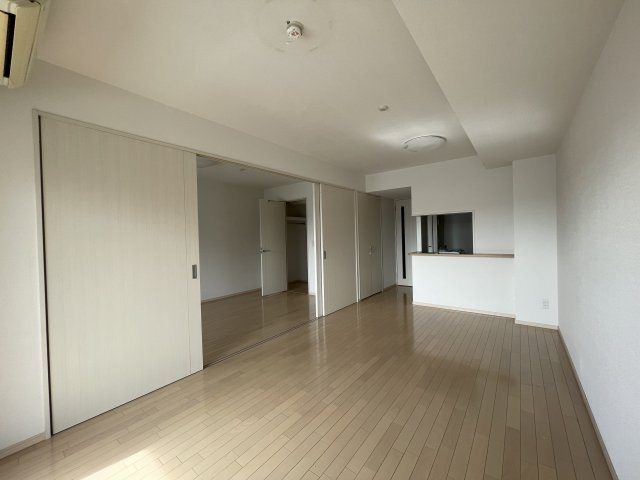 サニープレイス西芦屋２号館の居間・リビング