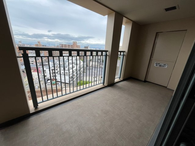 オーキッドコート湖南館のバルコニー