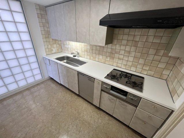 オーキッドコート湖南館のキッチン