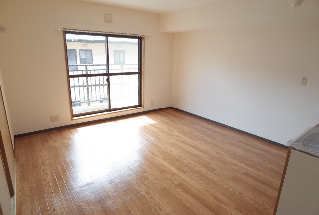 スリージェ壱番館のその他