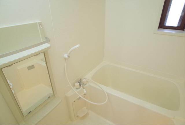 スリージェ壱番館の浴室