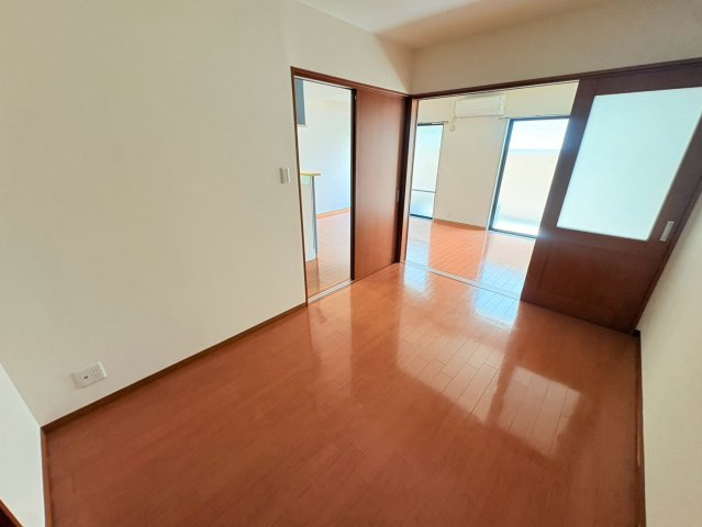 サンプラザ本山南の居間・リビング