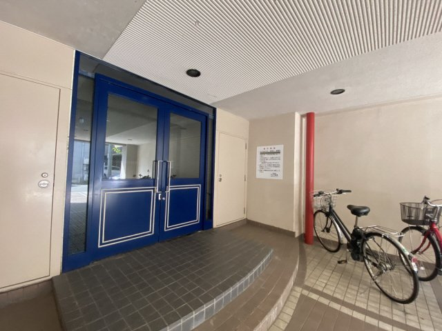 モンヴィラージュ本山のエントランス