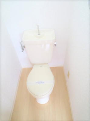 【トイレ】 | シャトレ新町 | 落ち着いた色調のトイレです