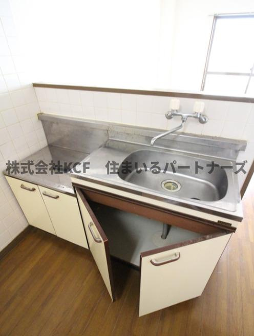 プレアデスコーポのキッチン|コンパクトなキッチンで掃除もラクラク