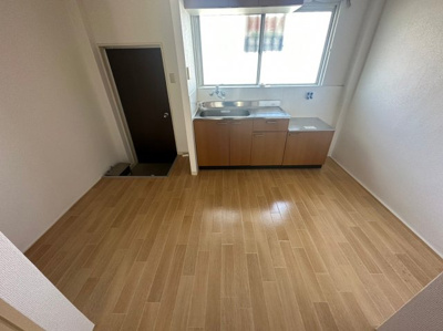 【居間・リビング】 | 藤田マンション | ゆったり過ごせるリビングです