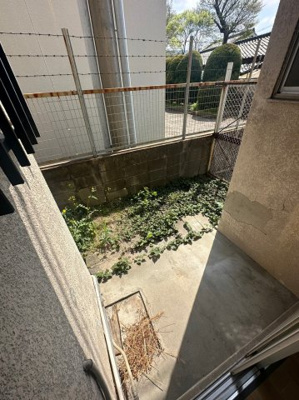 【バルコニー】 | 藤田マンション | 外からの目が気にならないバルコニーで洗濯物が干せます