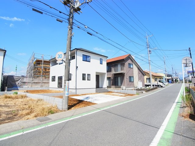 新築　高崎市金古町2期　1号棟の前面道路含む現地写真|現地写真　東側接道幅員約5.5ｍ