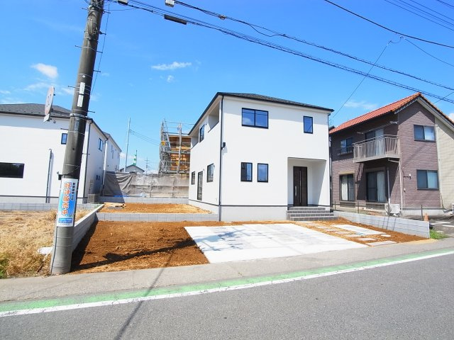 新築　高崎市金古町2期　1号棟の駐車場|現地写真　駐車スペースは並列3台分可能です！
