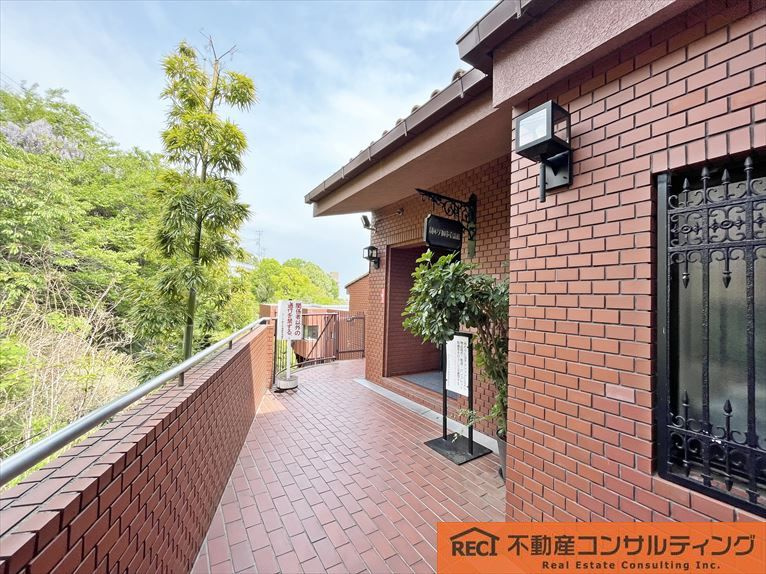 カトレア岡本壱番館のエントランス