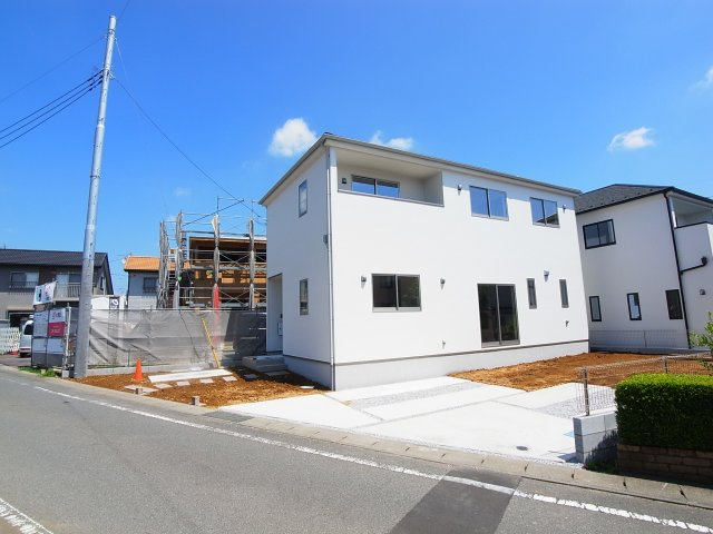 新築　高崎市金古町2期　2号棟の駐車場|現地写真　駐車スペースは並列2台分可能です！
