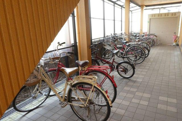 倉敷市福島のアパートのその他共用部分|自転車置き場