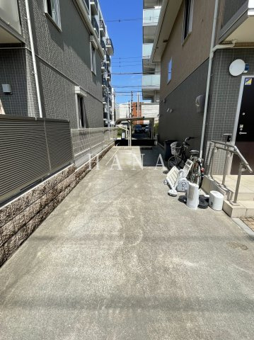 緑町戸建B棟の駐車場