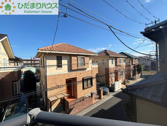 西区三橋6丁目　中古一戸建ての前面道路含む現地写真