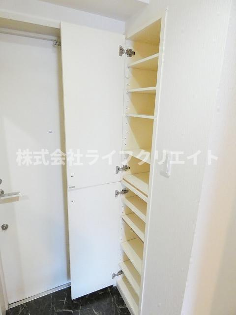 カスティーロ南平の玄関