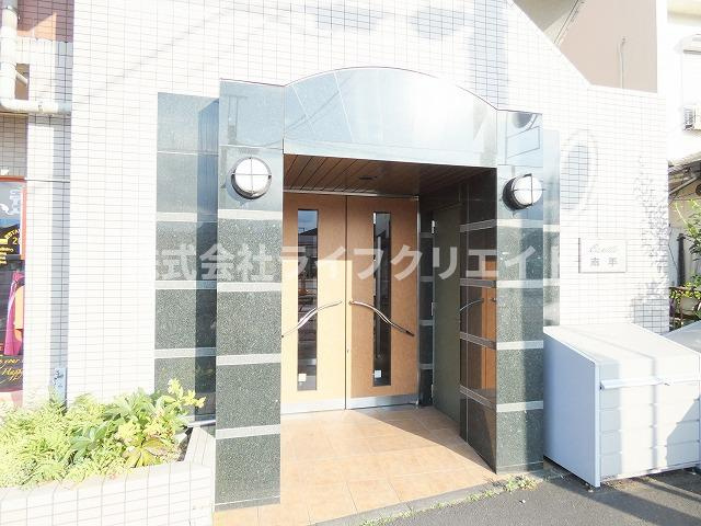 カスティーロ南平のエントランス