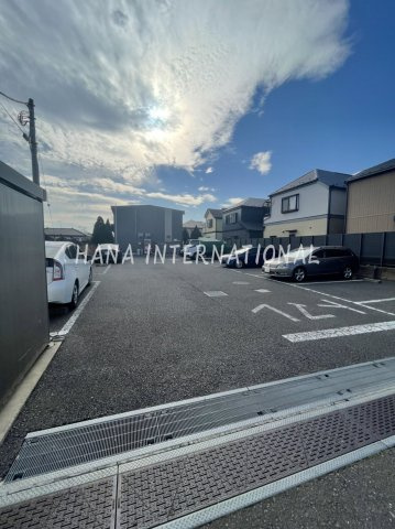 レオパレス春望の駐車場